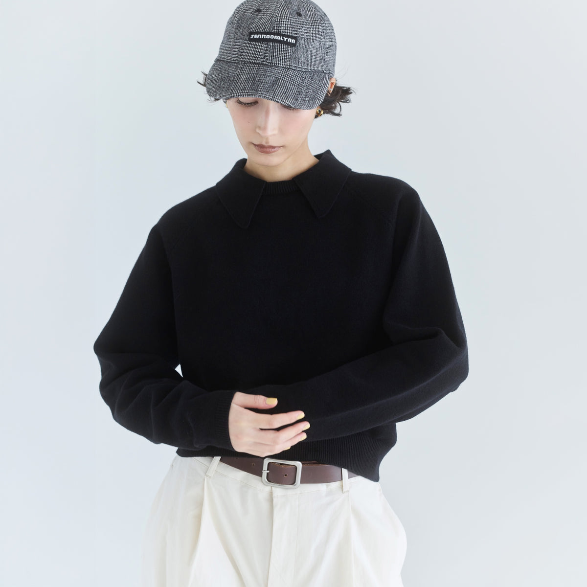 Sweatlike collar pullover