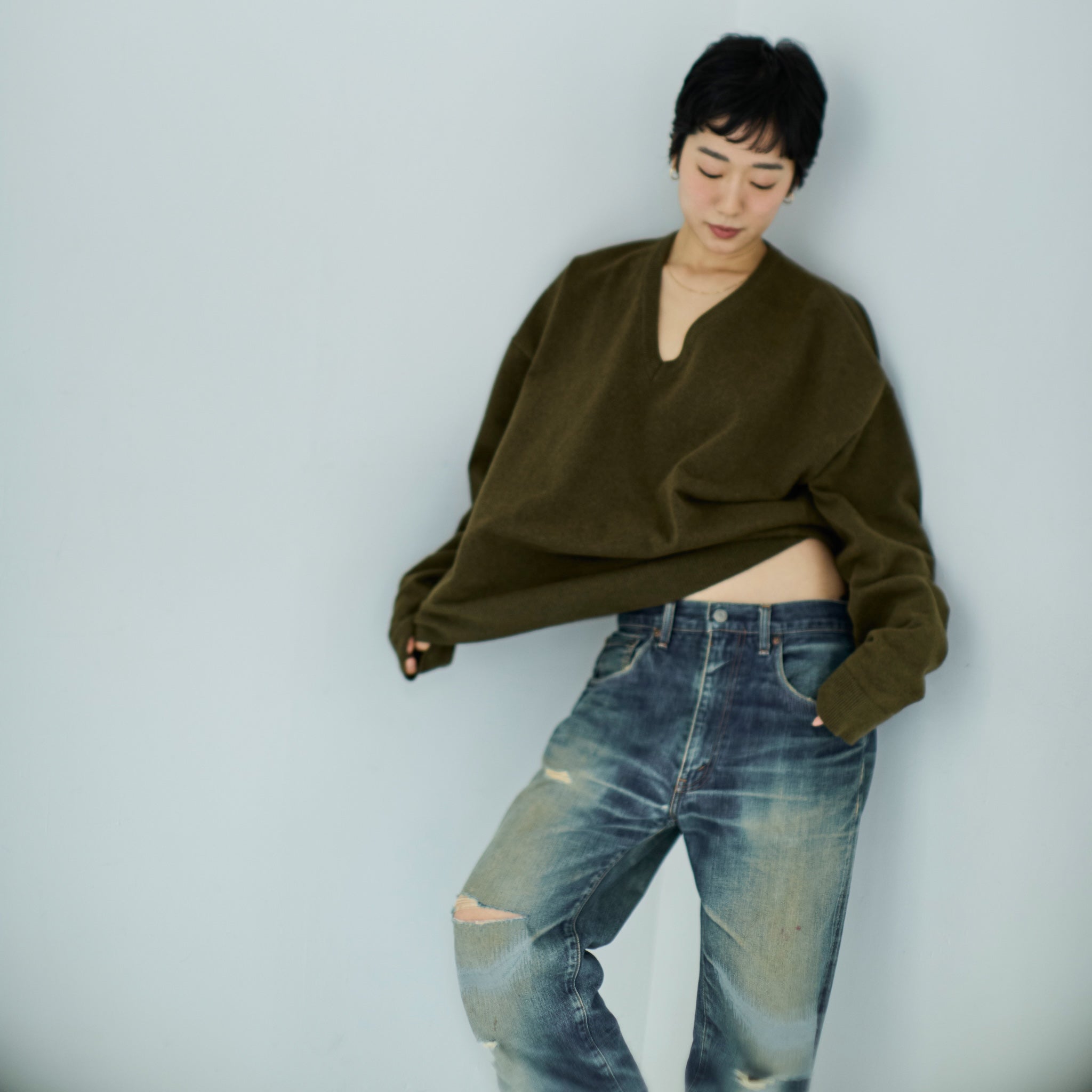 collab Light Sweatlike V-neck Knit