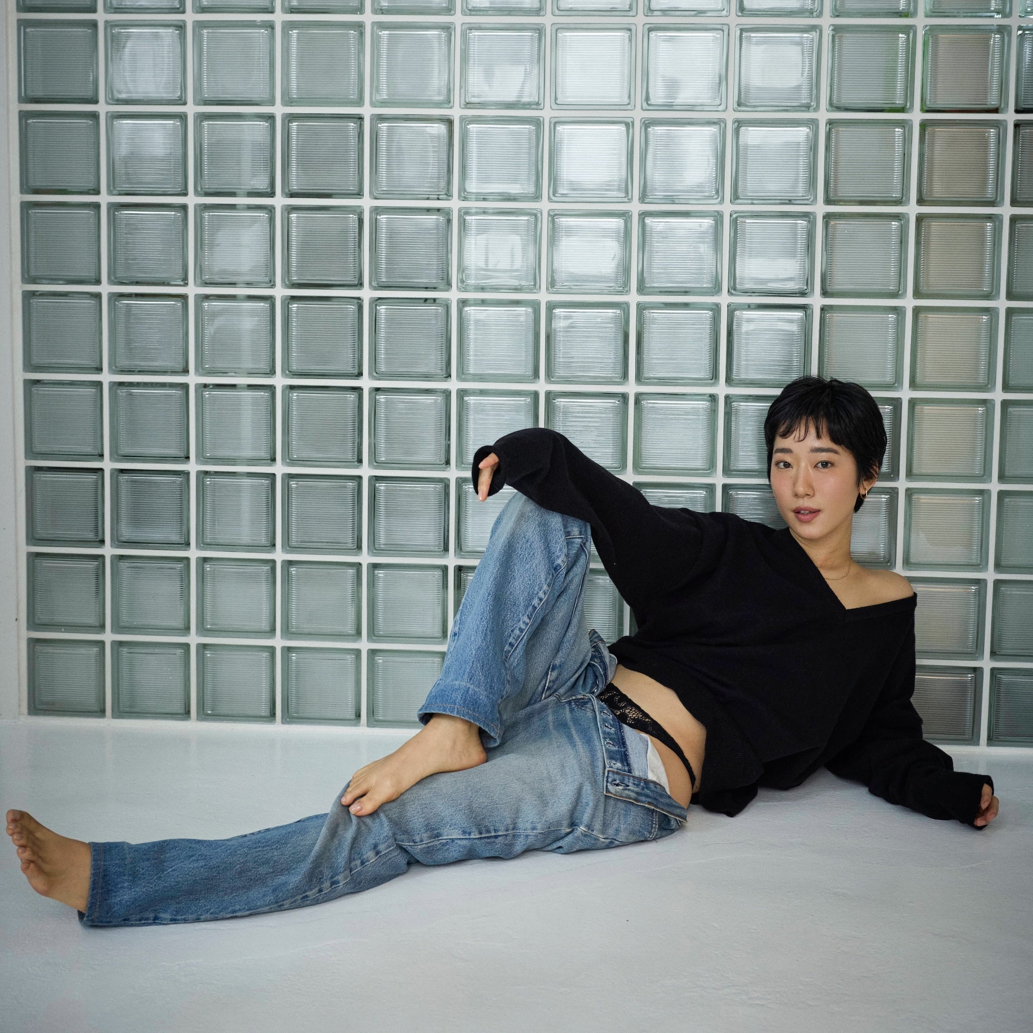 collab Light Sweatlike V-neck Knit