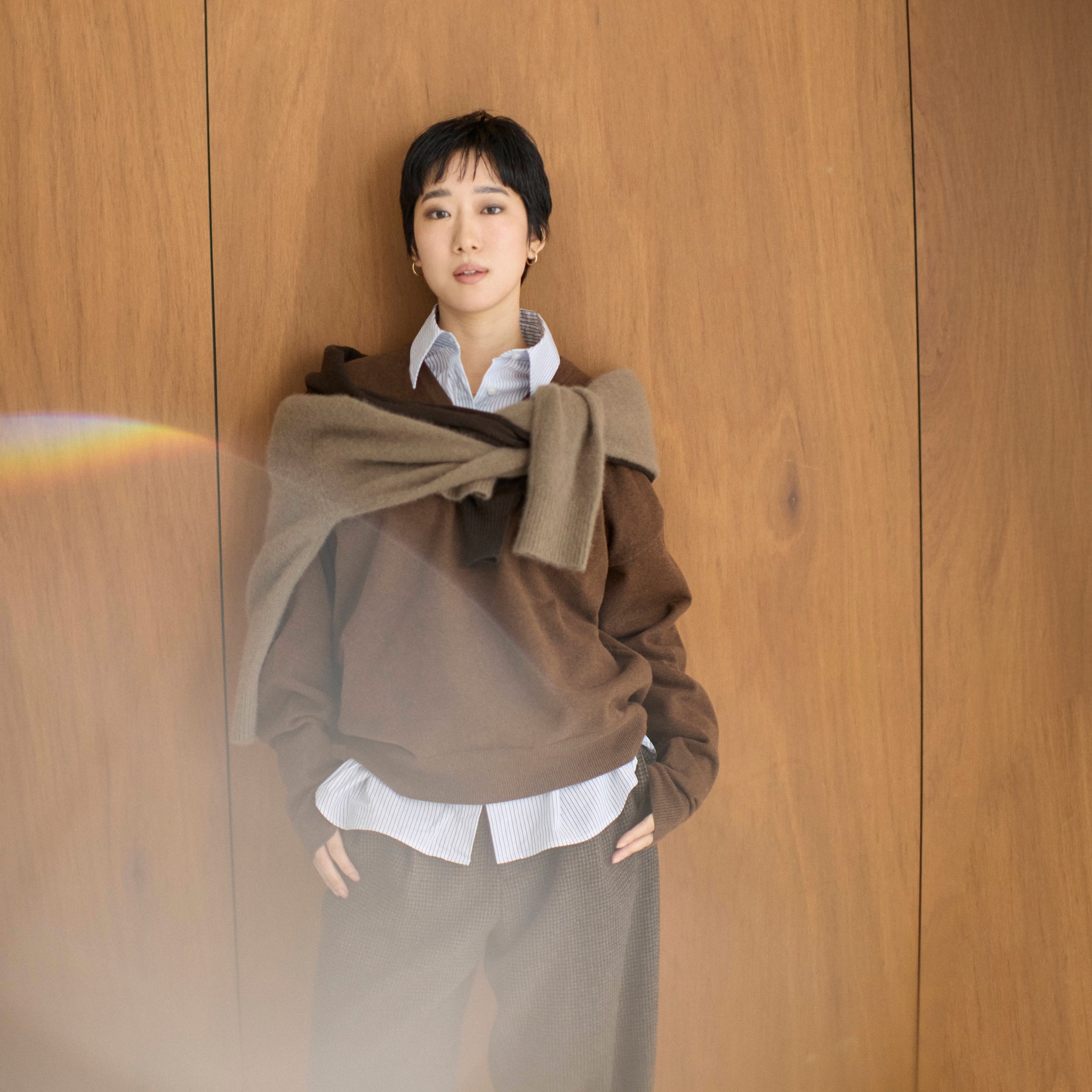 collab Light Sweatlike V-neck Knit