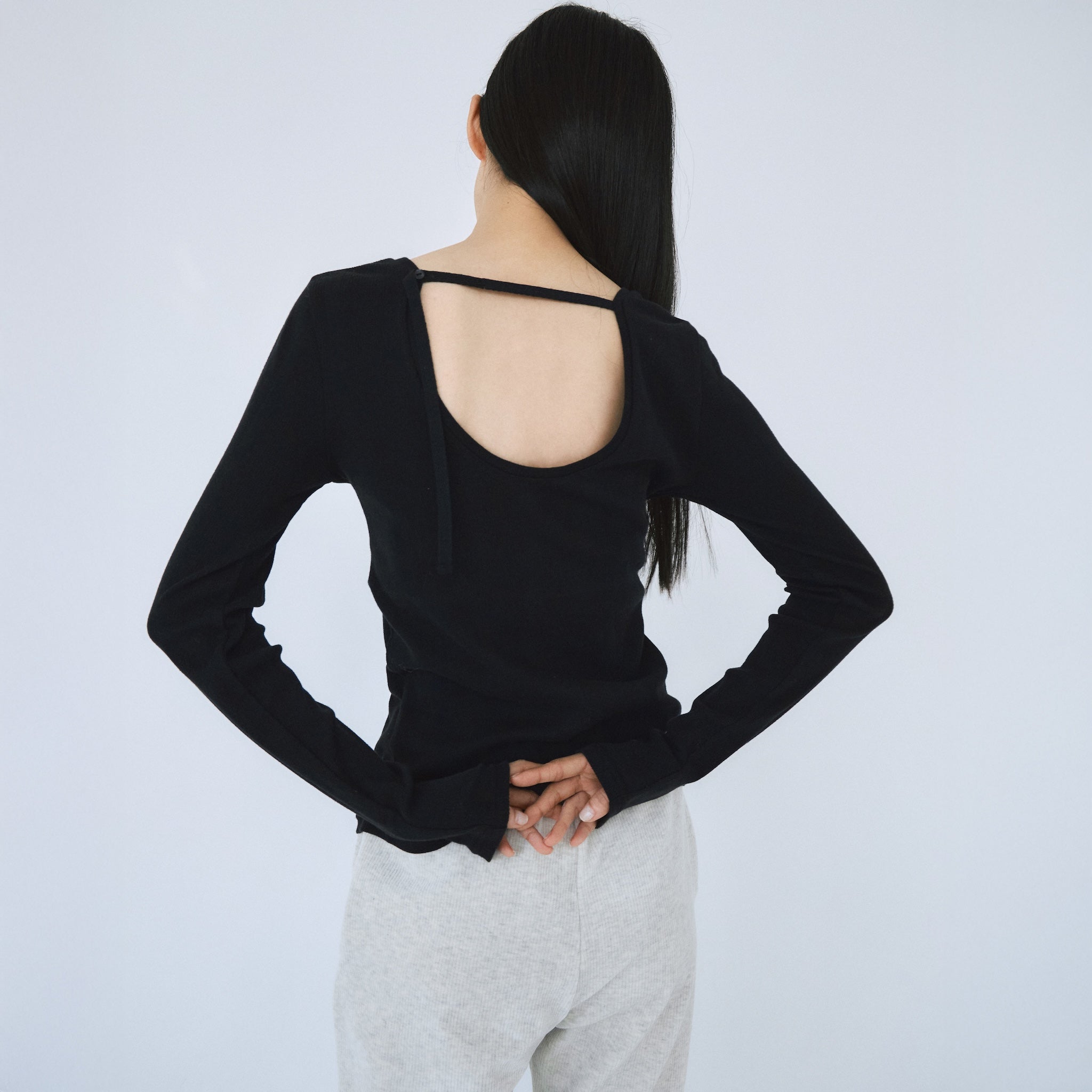 Soft sheerランダムRIB BackOpenトップス