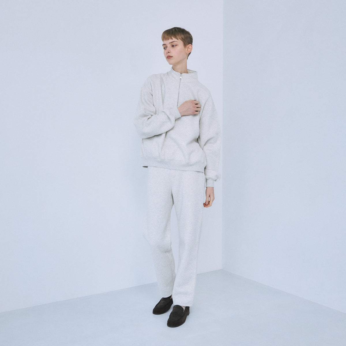Volume Sweat ストレートパンツ