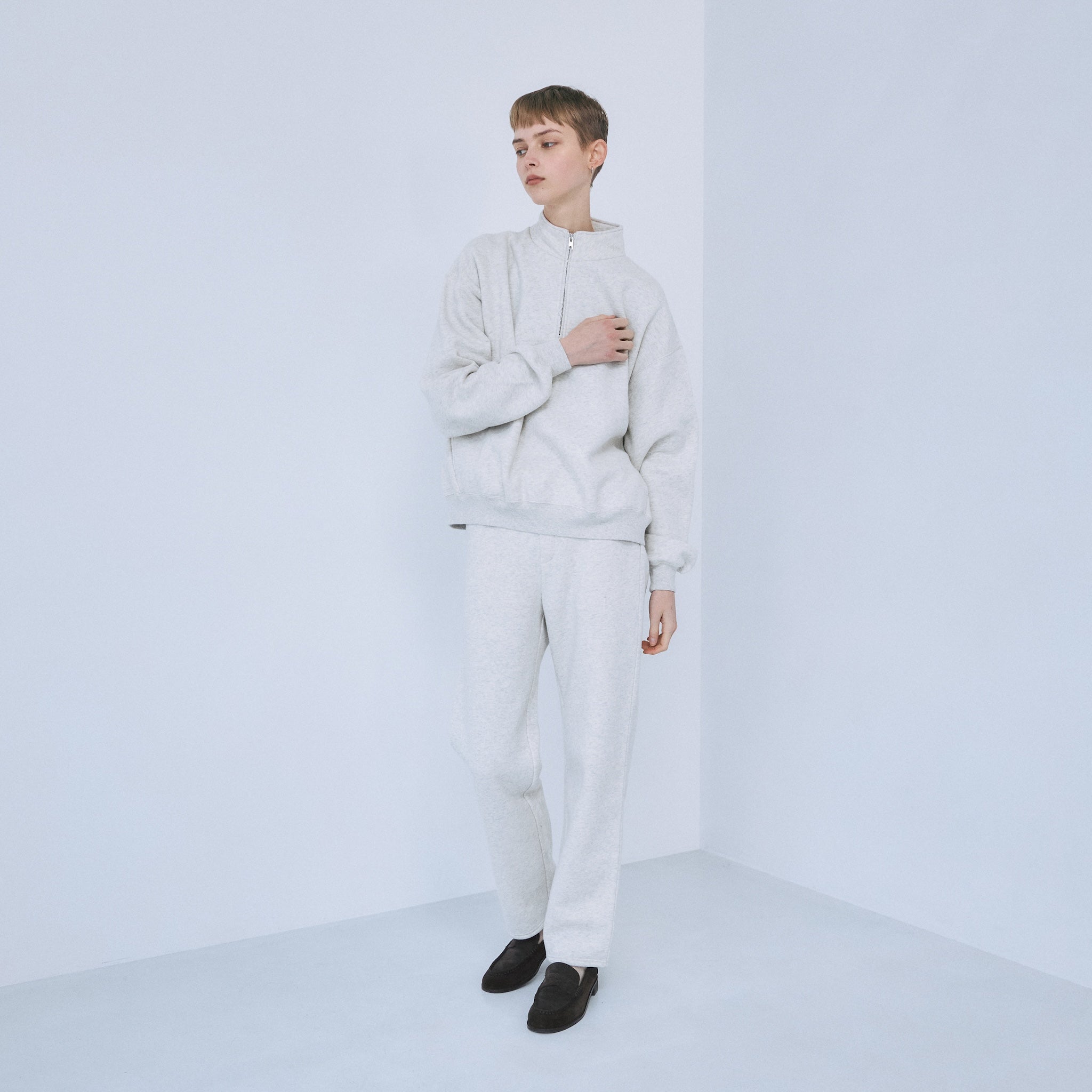 Volume Sweat ストレートパンツ