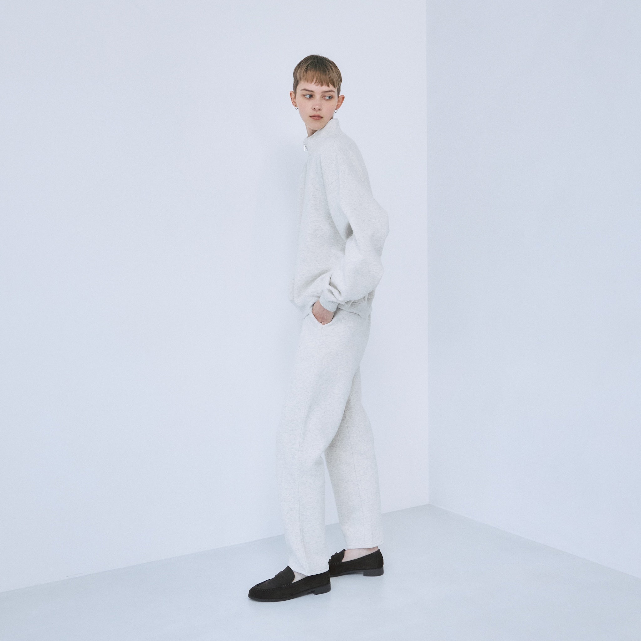 Volume Sweat ストレートパンツ