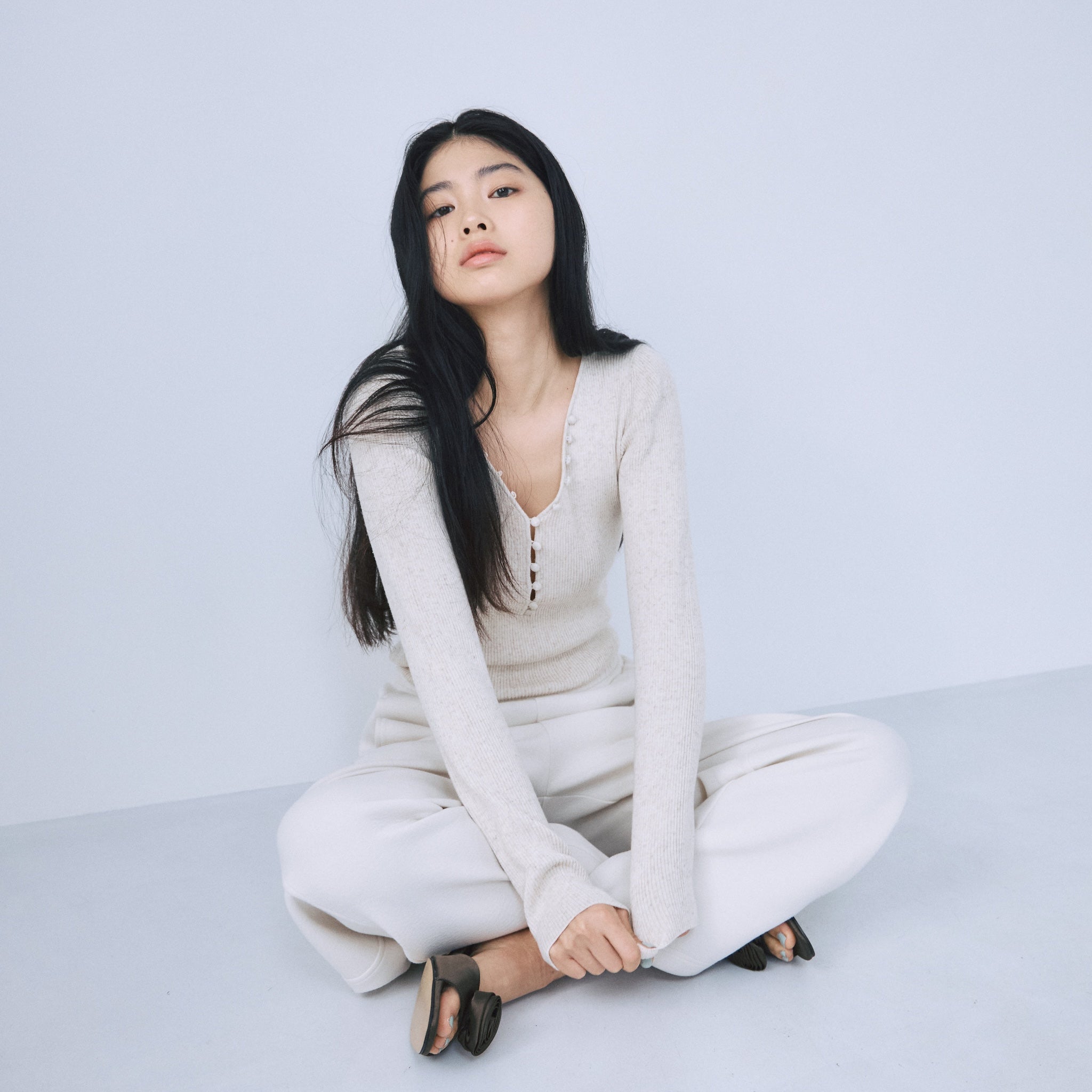 Linen combination V-cut Petit button knit