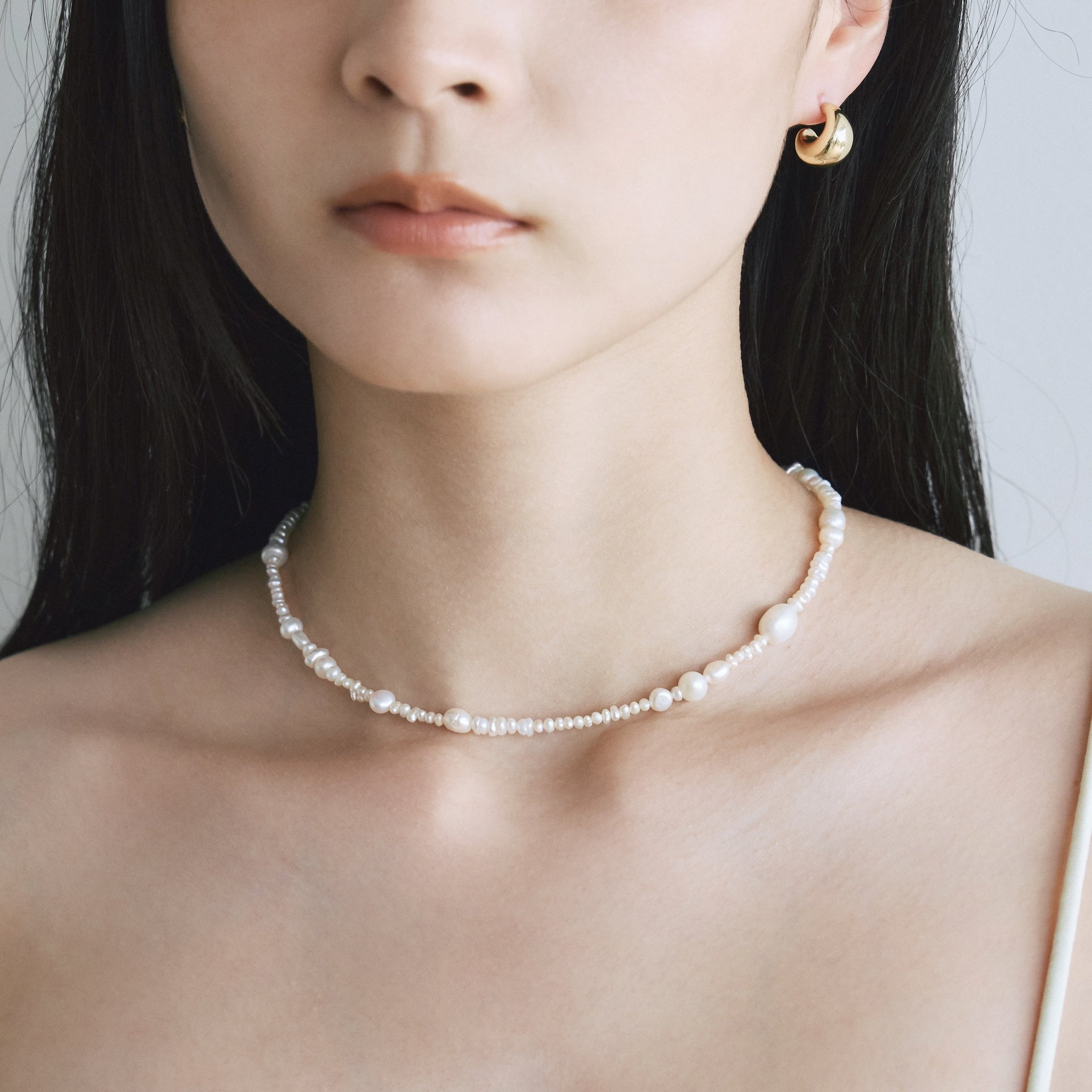 Tiny Blend Pearl Necklace