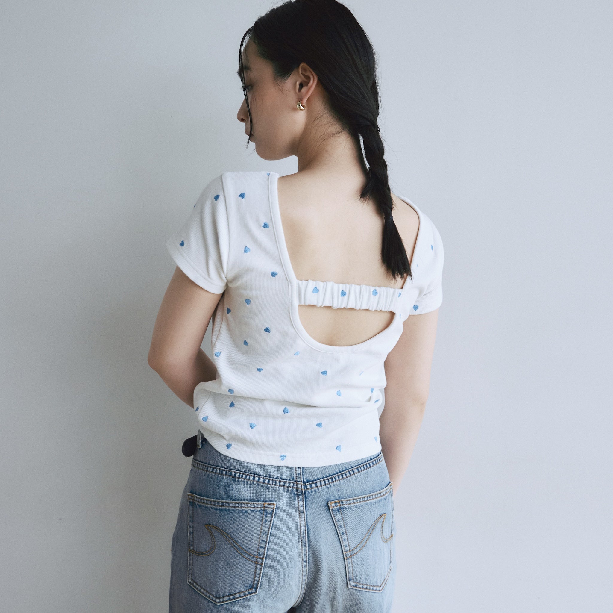 Heart emb back open RIBトップス