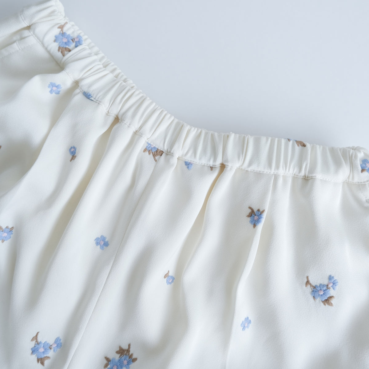 Flower Embroidery Relaxed Pants